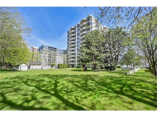 201-1237 North Shore Boulevard E, Burlington, ON - Outdoor