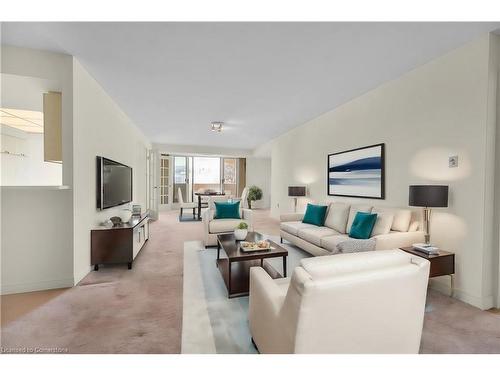 201-1237 North Shore Boulevard E, Burlington, ON - Indoor Photo Showing Living Room