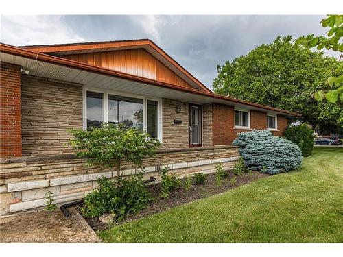 11 Ridge Point Road, St. Catharines, ON - Outdoor