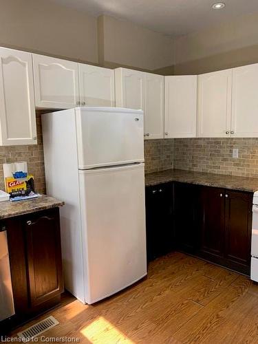 105 Smith Avenue, Hamilton, ON - Indoor Photo Showing Kitchen