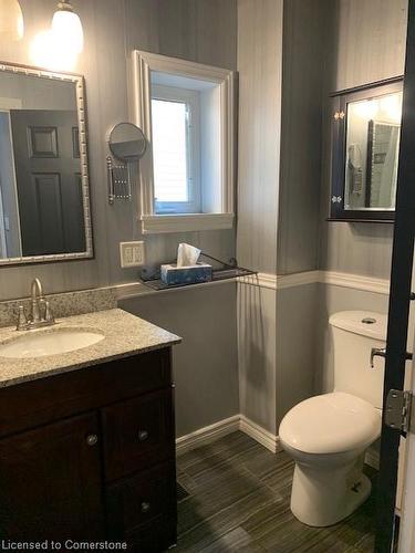 105 Smith Avenue, Hamilton, ON - Indoor Photo Showing Bathroom