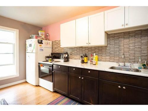 105 Smith Avenue, Hamilton, ON - Indoor Photo Showing Kitchen