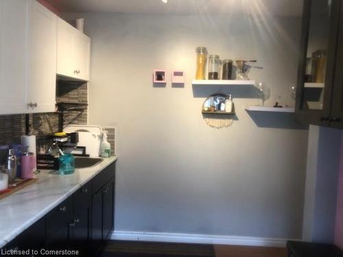 105 Smith Avenue, Hamilton, ON - Indoor Photo Showing Kitchen