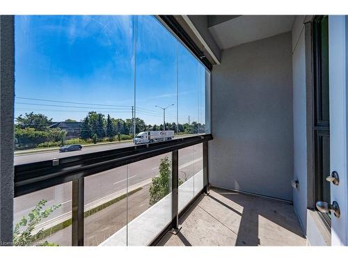 109-95 Dundas Street W, Oakville, ON - Outdoor With Balcony With Exterior