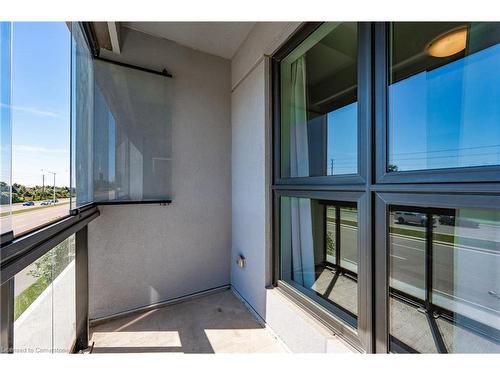 109-95 Dundas Street W, Oakville, ON - Outdoor With Balcony With Exterior