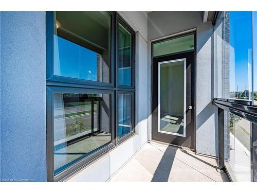 109-95 Dundas Street W, Oakville, ON - Outdoor With Balcony With Exterior