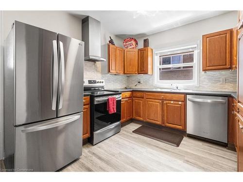 18 Prince Street, St. Catharines, ON - Indoor Photo Showing Kitchen