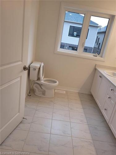 113 Freedom Crest, Hamilton, ON - Indoor Photo Showing Bathroom