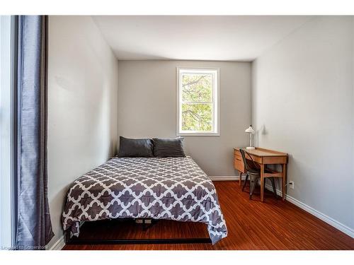 117 Ferguson Avenue S, Hamilton, ON - Indoor Photo Showing Bedroom