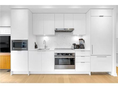 3711-20 Lombard Street, Toronto, ON - Indoor Photo Showing Kitchen