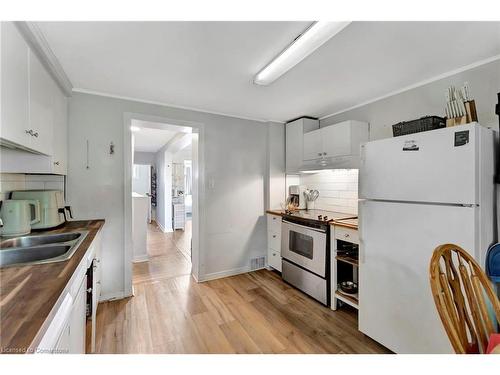 171 Balmoral Avenue N, Hamilton, ON - Indoor Photo Showing Kitchen With Double Sink