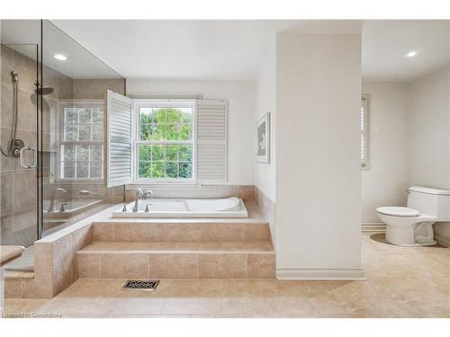 1926 Kerns Road, Burlington, ON - Indoor Photo Showing Bathroom