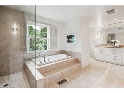 1926 Kerns Road, Burlington, ON - Indoor Photo Showing Bathroom