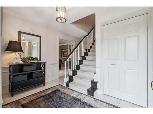 1926 Kerns Road, Burlington, ON - Indoor Photo Showing Other Room