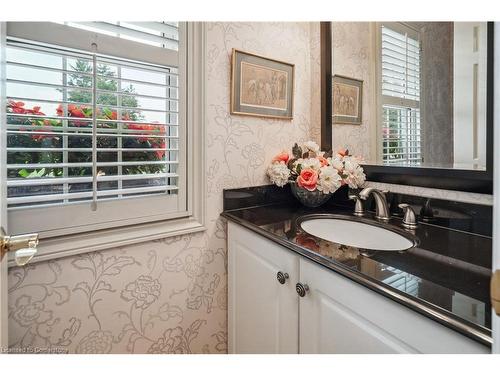 1926 Kerns Road, Burlington, ON - Indoor Photo Showing Bathroom