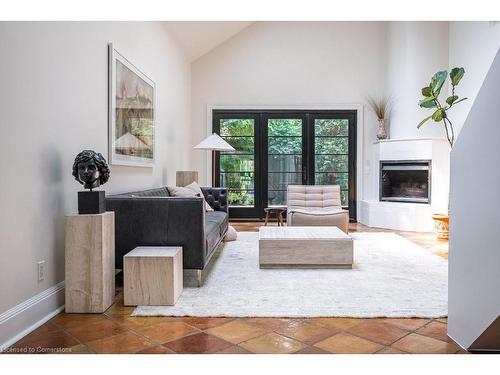 370 Queen Street S, Hamilton, ON - Indoor Photo Showing Living Room With Fireplace