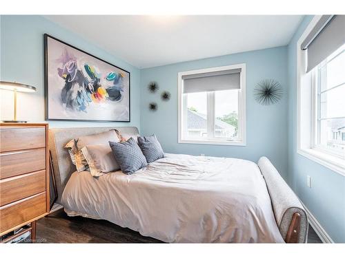 61-383 Dundas Street E, Waterdown, ON - Indoor Photo Showing Bedroom