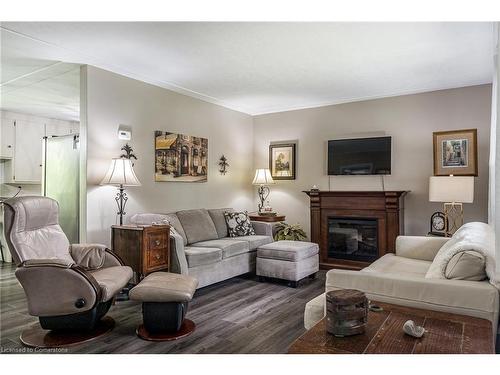 328 Fairview Avenue W, Dunnville, ON - Indoor Photo Showing Living Room With Fireplace