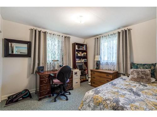 328 Fairview Avenue W, Dunnville, ON - Indoor Photo Showing Bedroom