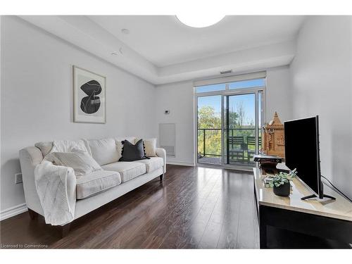 322-125 Shoreview Place, Stoney Creek, ON - Indoor Photo Showing Living Room