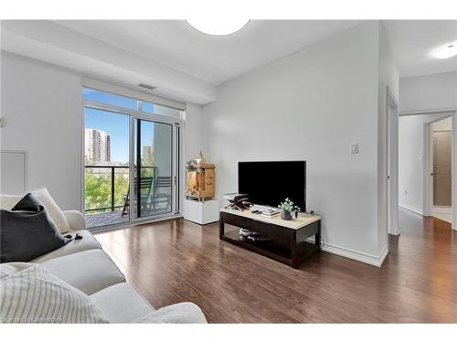 322-125 Shoreview Place, Stoney Creek, ON - Indoor Photo Showing Living Room