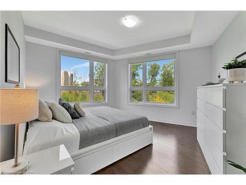 322-125 Shoreview Place, Stoney Creek, ON - Indoor Photo Showing Bedroom