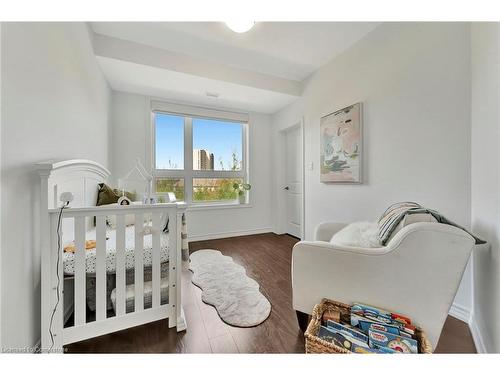 322-125 Shoreview Place, Stoney Creek, ON - Indoor Photo Showing Bedroom