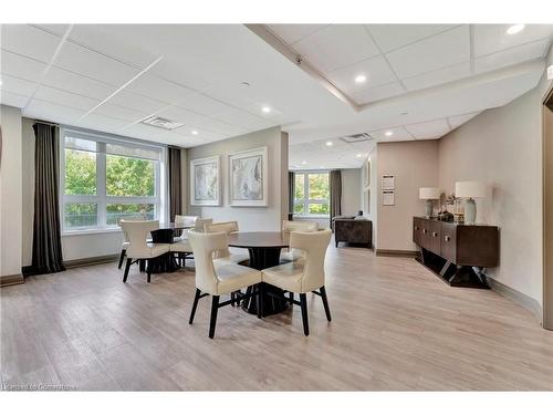 322-125 Shoreview Place, Stoney Creek, ON - Indoor Photo Showing Dining Room