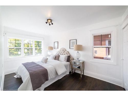 210 Maple Street, Welland, ON - Indoor Photo Showing Bedroom