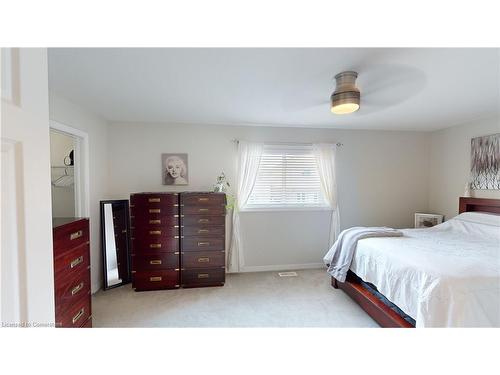 12 Silverspring Crescent, Hamilton, ON - Indoor Photo Showing Bedroom