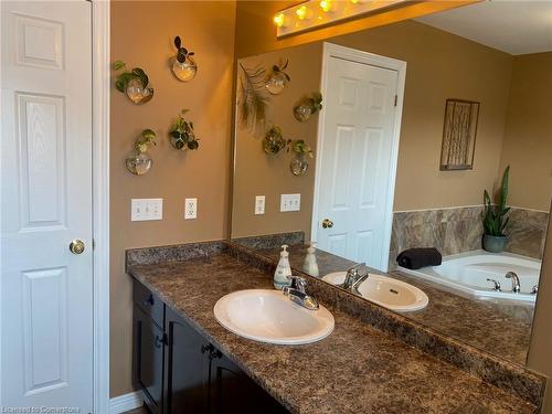 12 Silverspring Crescent, Hamilton, ON - Indoor Photo Showing Bathroom