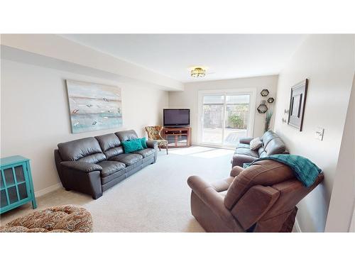 12 Silverspring Crescent, Hamilton, ON - Indoor Photo Showing Living Room