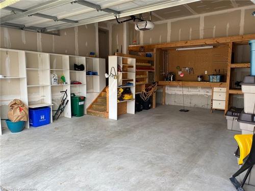 12 Silverspring Crescent, Hamilton, ON - Indoor Photo Showing Garage