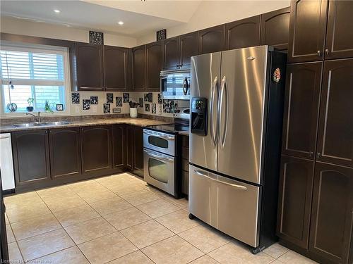 12 Silverspring Crescent, Hamilton, ON - Indoor Photo Showing Kitchen With Double Sink