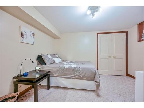 166 Rifle Range Road, Hamilton, ON - Indoor Photo Showing Bedroom