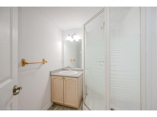 101-1450 Bishops Gate, Oakville, ON - Indoor Photo Showing Bathroom