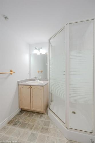 101-1450 Bishops Gate, Oakville, ON - Indoor Photo Showing Bathroom