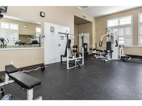 101-1450 Bishops Gate, Oakville, ON - Indoor Photo Showing Gym Room