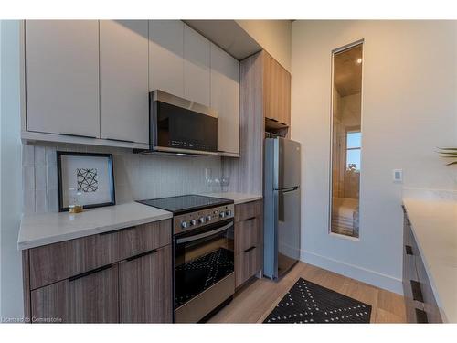 508-26 Augusta Street, Hamilton, ON - Indoor Photo Showing Kitchen