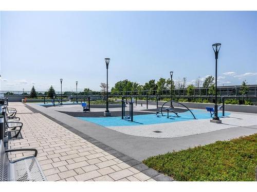 1009-2093 Fairview Street, Burlington, ON - Outdoor With In Ground Pool