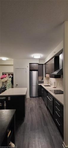 1009-2093 Fairview Street, Burlington, ON - Indoor Photo Showing Kitchen