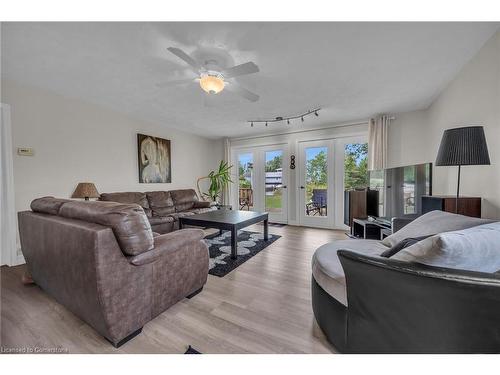 270 Erie Boulevard, Long Point, ON - Indoor Photo Showing Living Room