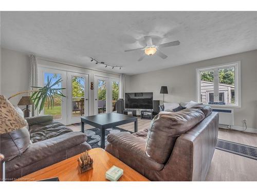 270 Erie Boulevard, Long Point, ON - Indoor Photo Showing Living Room