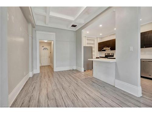 9-155 Bold Street, Hamilton, ON - Indoor Photo Showing Kitchen