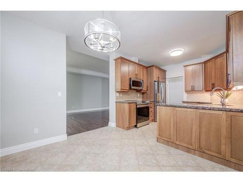 Ph5-1770 Main Street W, Hamilton, ON - Indoor Photo Showing Kitchen