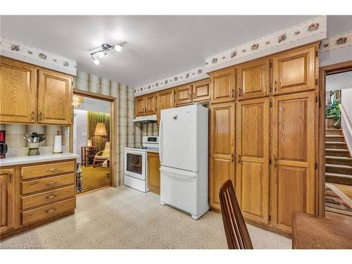 60 Maple Drive, Stoney Creek, ON - Indoor Photo Showing Kitchen