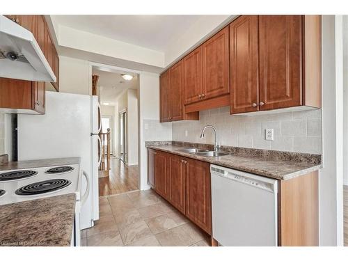 4130 Rawlins Common, Burlington, ON - Indoor Photo Showing Kitchen With Double Sink