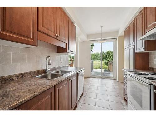 4130 Rawlins Common, Burlington, ON - Indoor Photo Showing Kitchen With Double Sink