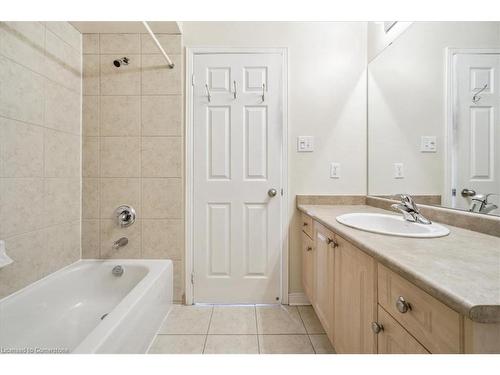 4130 Rawlins Common, Burlington, ON - Indoor Photo Showing Bathroom