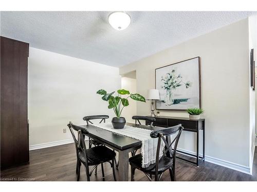 24 Bow Valley Drive, Hamilton, ON - Indoor Photo Showing Dining Room